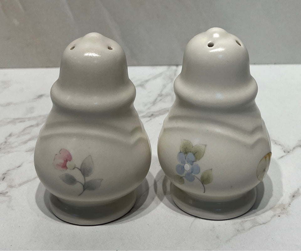 Pfaltzgraff Salt And Pepper Shakers