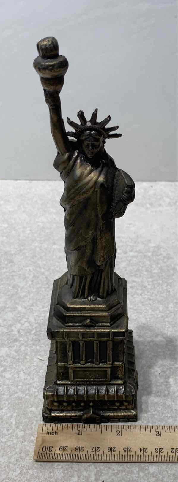 Stautue Of Liberty