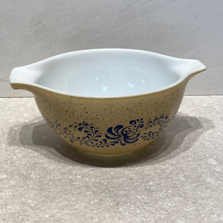 Pyrex Homestead 441 Bowl as is