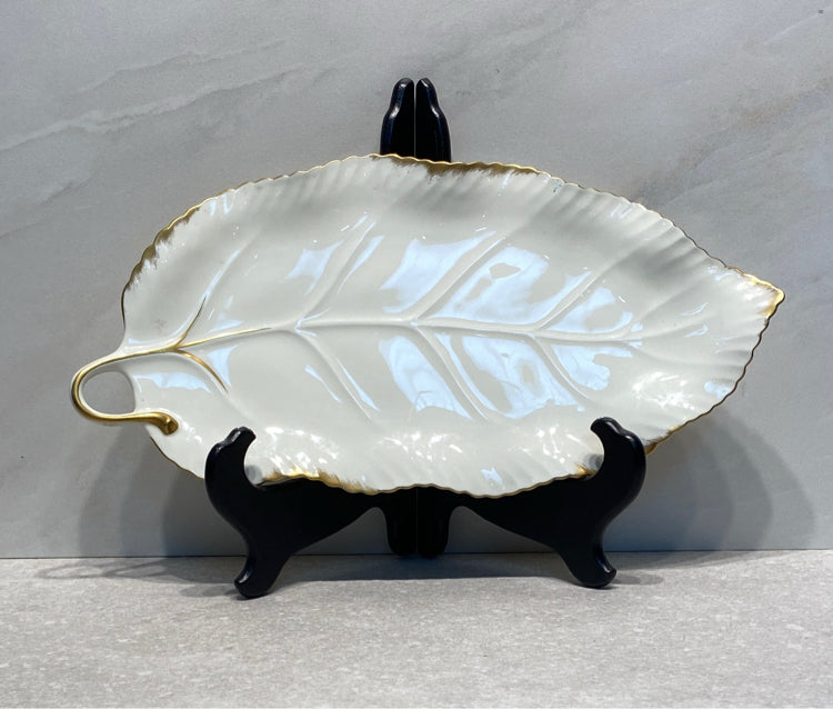 Mikasa Leaf Plate