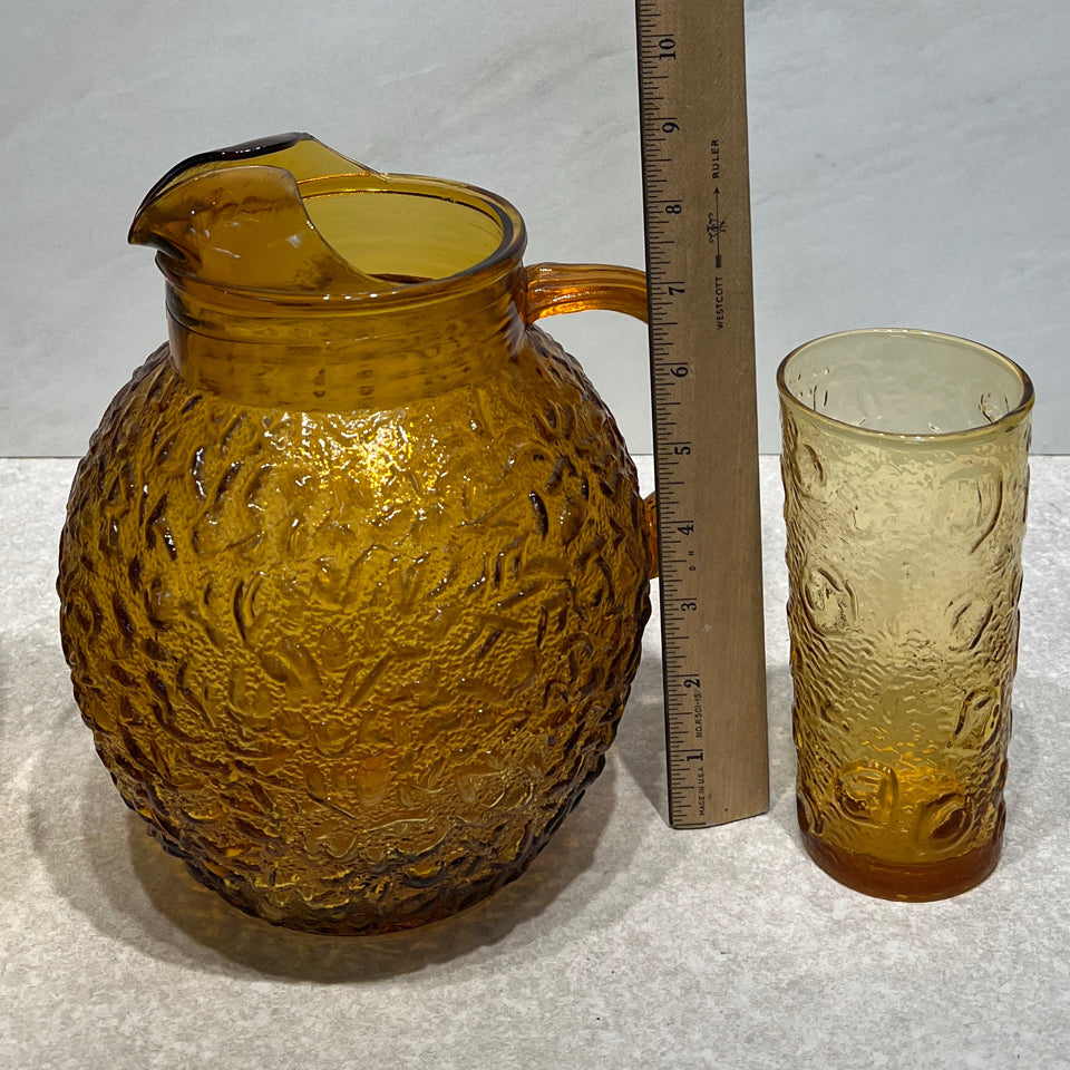 Anchor Hocking Pitcher and 6 Glasses