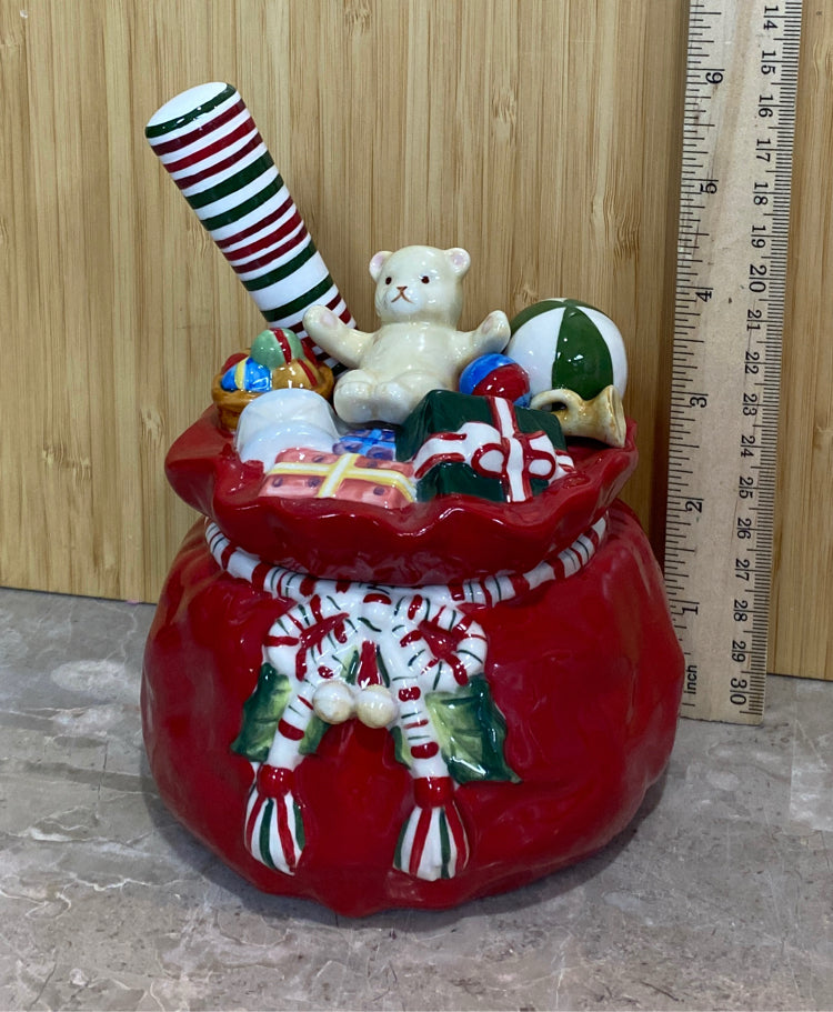 Longabeerger Covered Bowl with Spreader