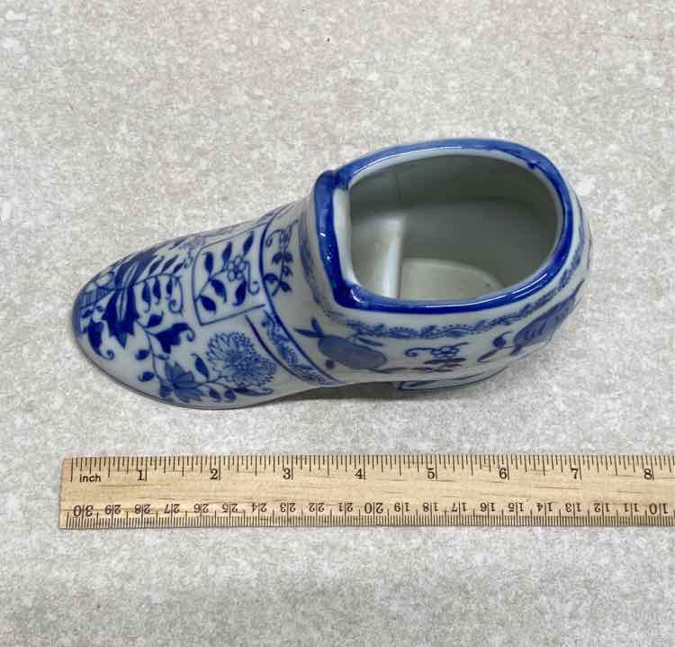 Shoe