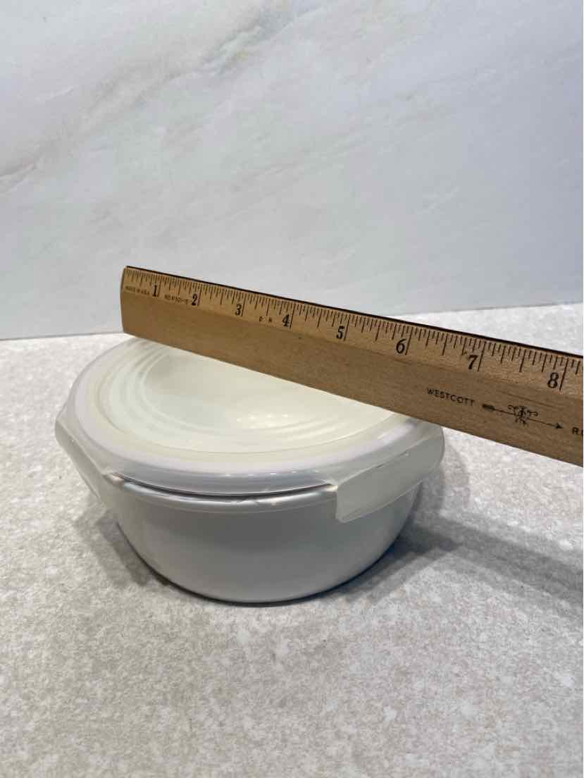 Lock & Lock Covered Bowl