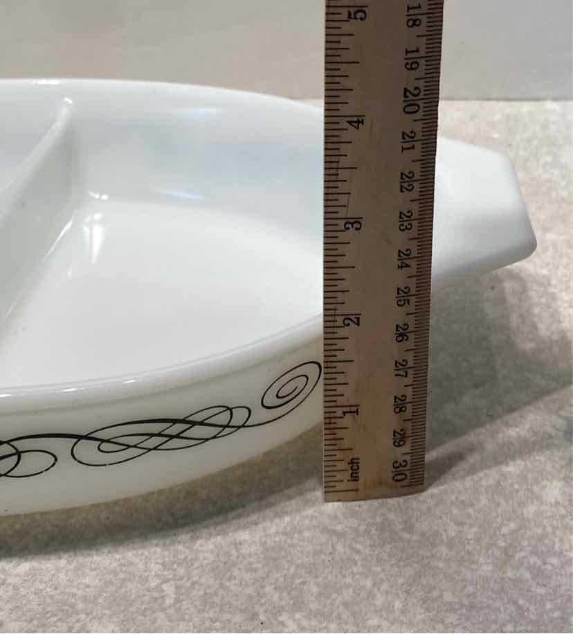 Pyrex Black Scroll Casserole - No Cover