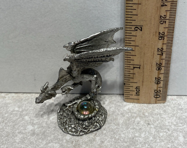 Pewter Figurie