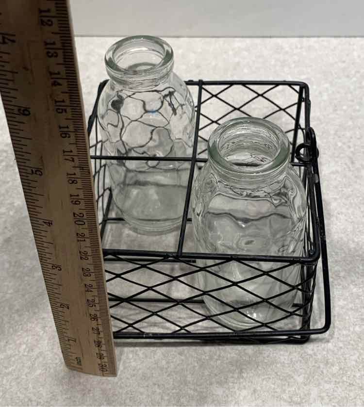 Basket with 2 Bottles