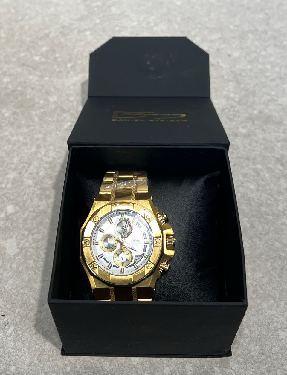 Daniel Steiger Watch - needs battery