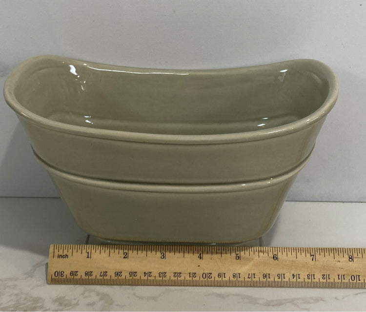 Hyalyn Planter