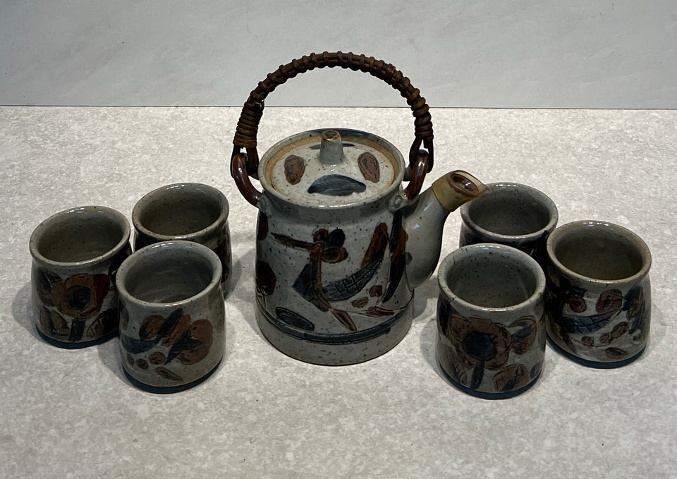 Teapot and 6 Cups
