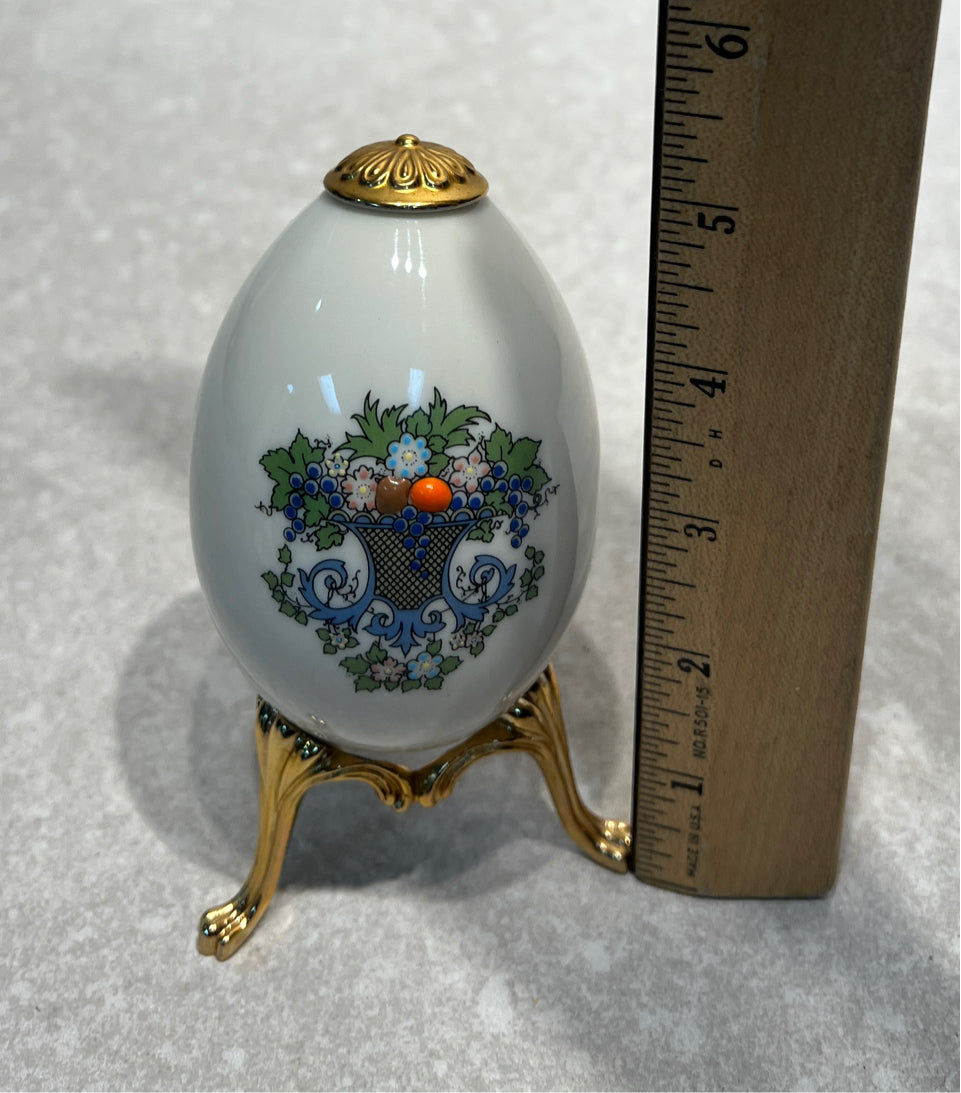 Lenox Egg On Pedestal