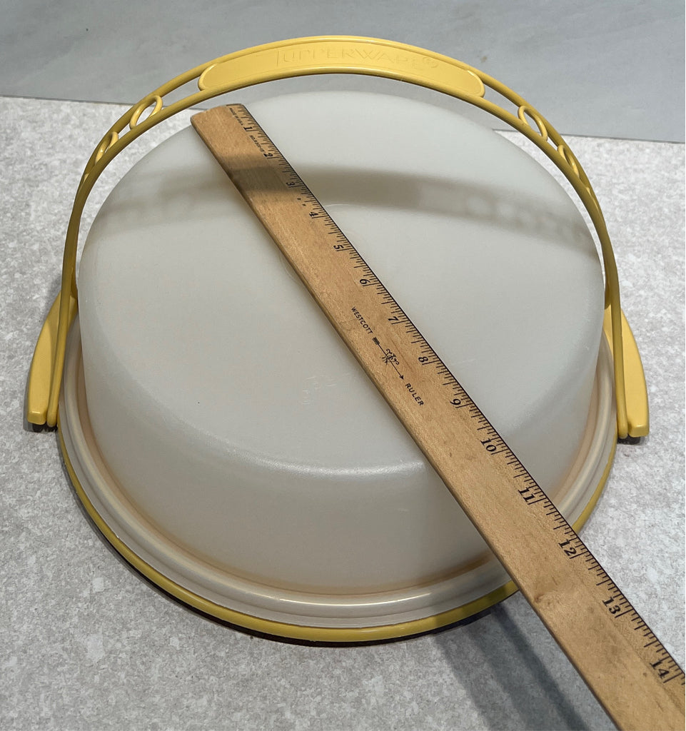 Tupperware Pie Carrier
