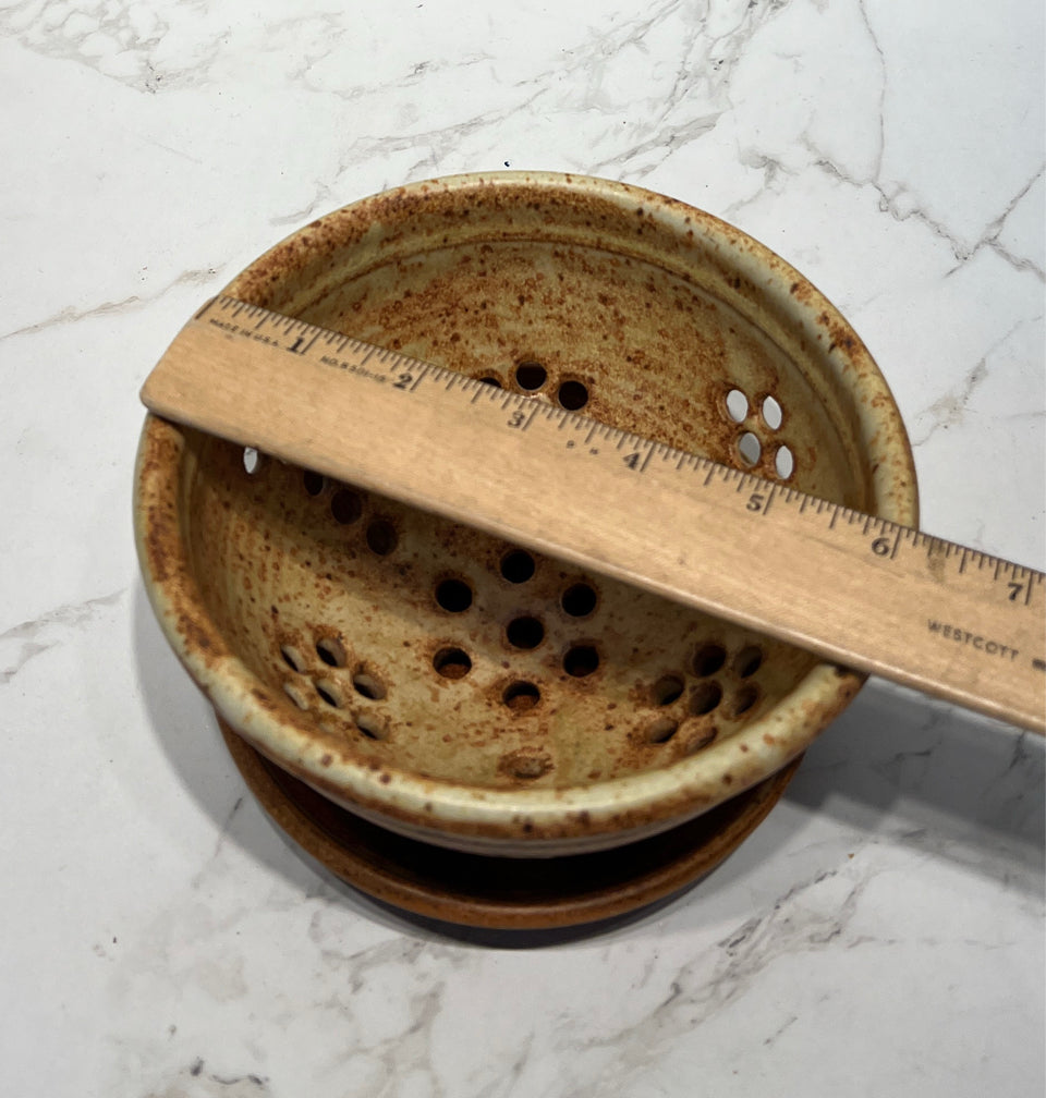 2-Piece Pottery Strainer