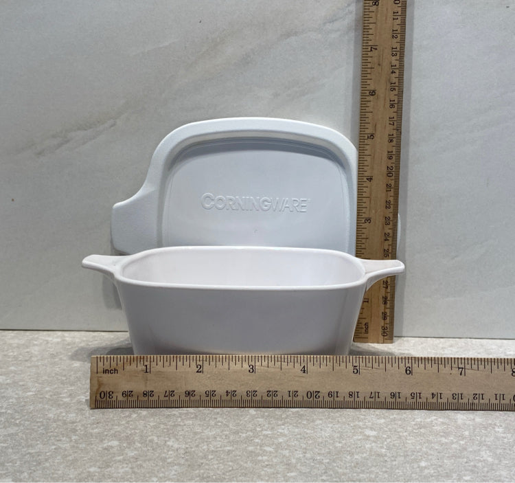 Cornign Ware With Cover