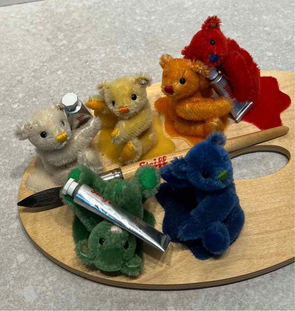 Steiff 038310 "Artist Palette"