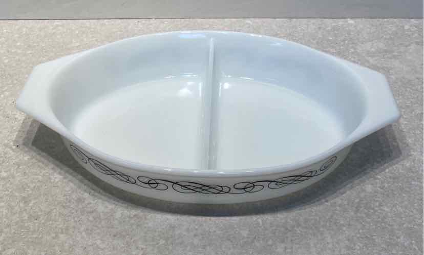 Pyrex Black Scroll Casserole - No Cover