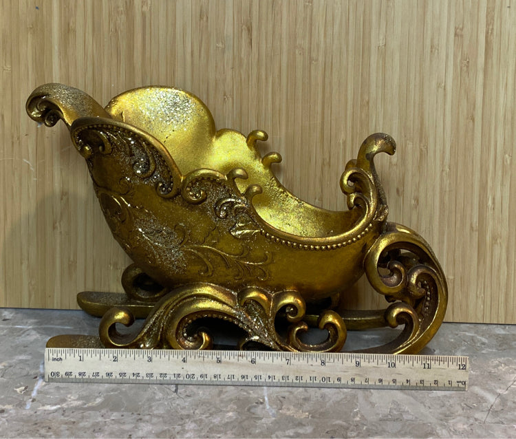 Gold sleigh