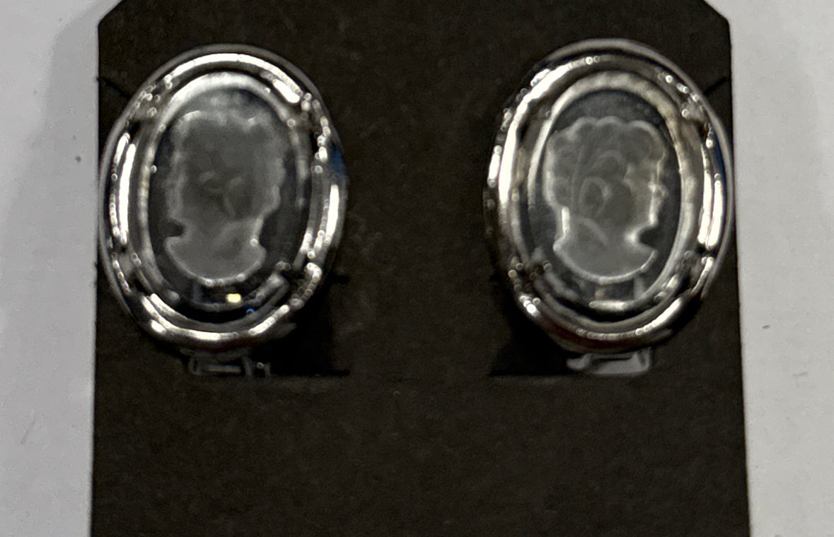 Warner Cameo Cip-On Earrings