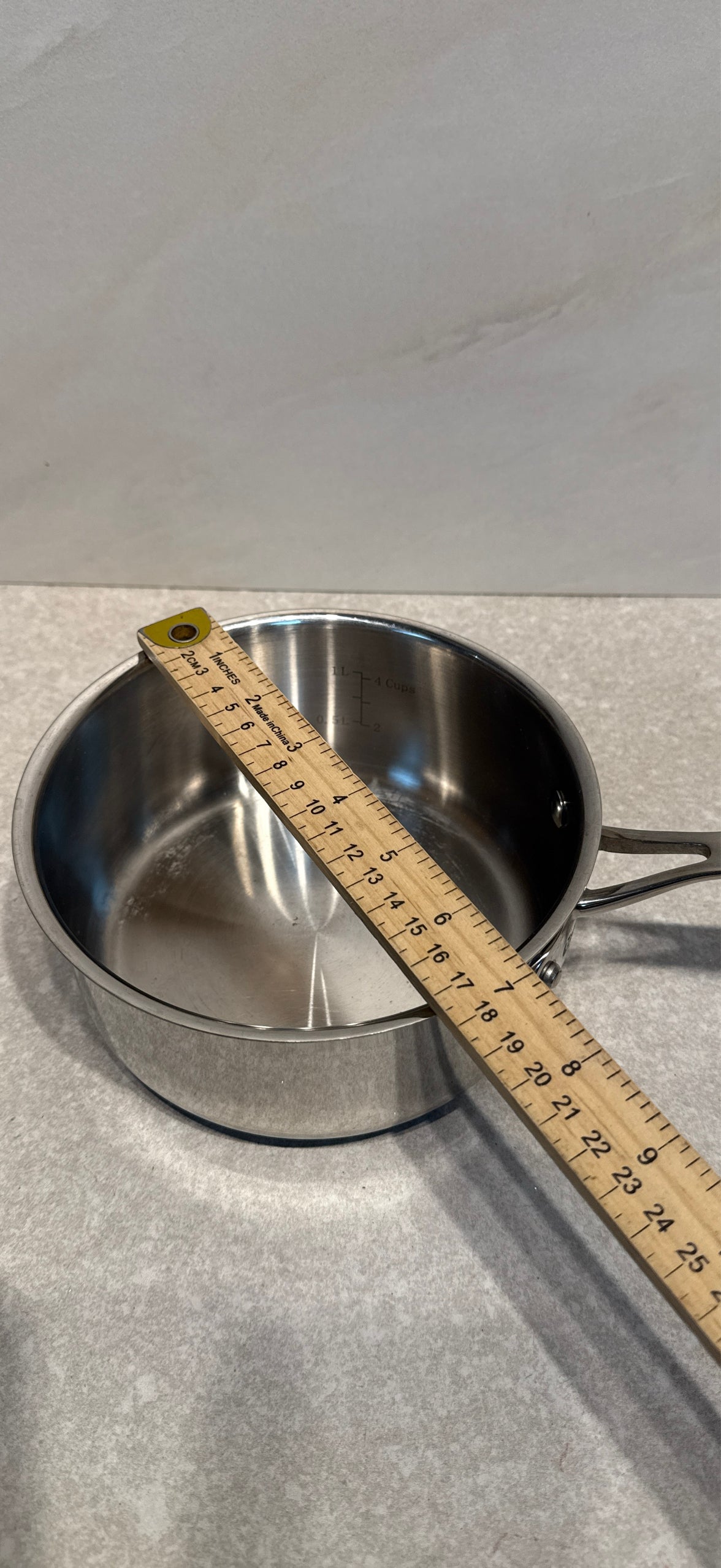 Covered Cuisinart Pot