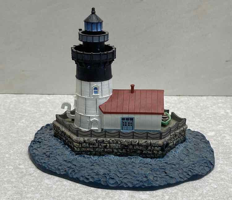 Danbury Mint Detroit River Light