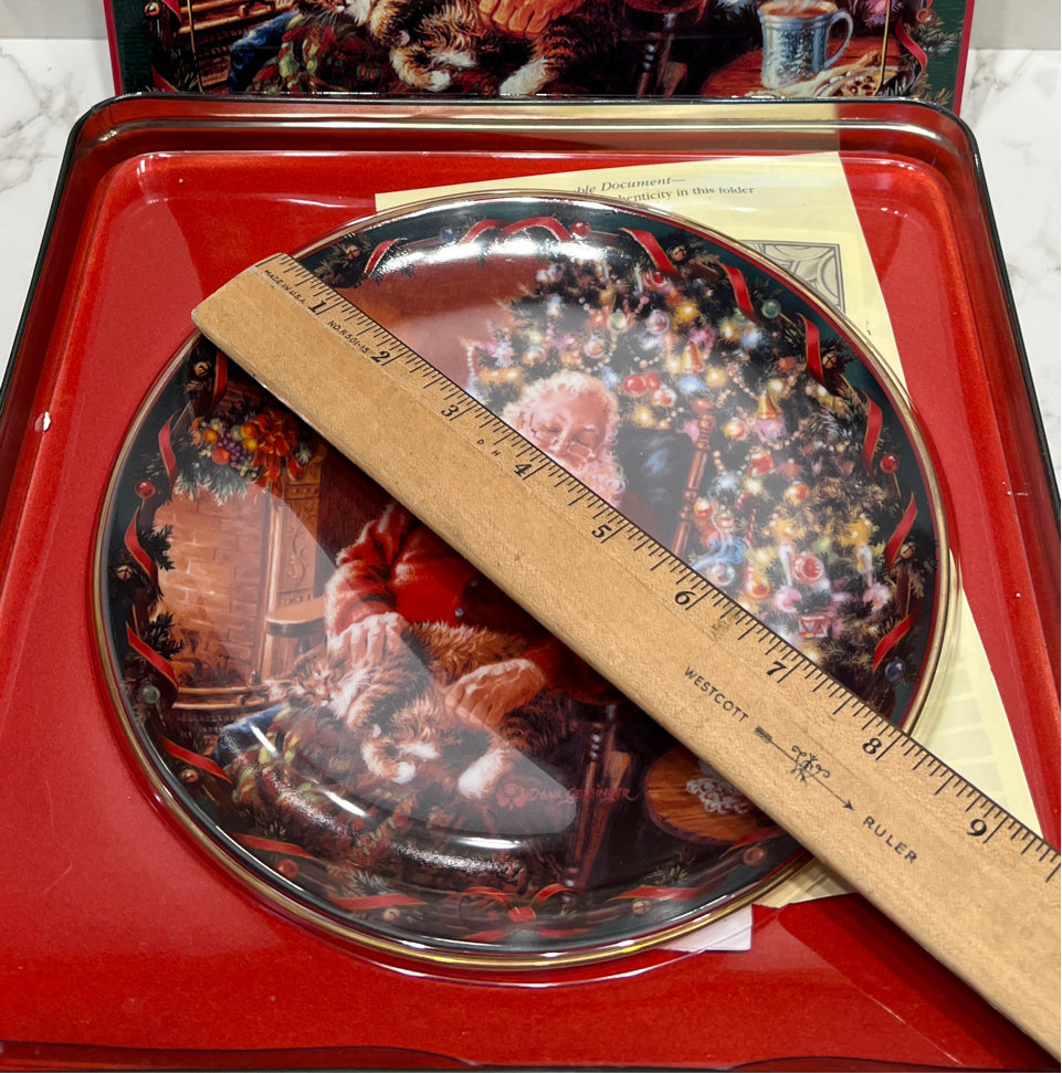 Christmas Plate With Tin