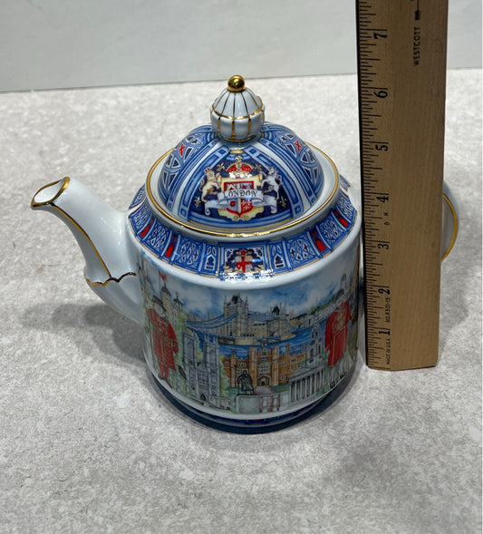 Sadler Teapot