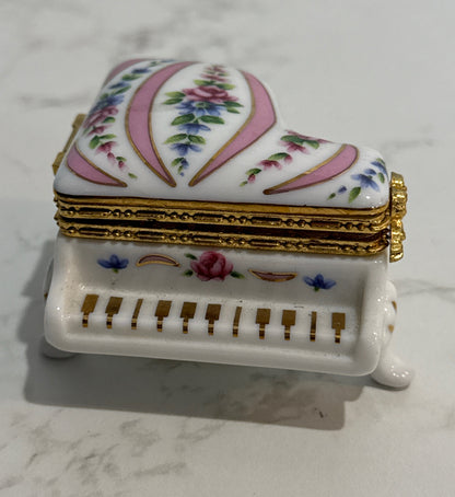 Lefton Piano Trinket