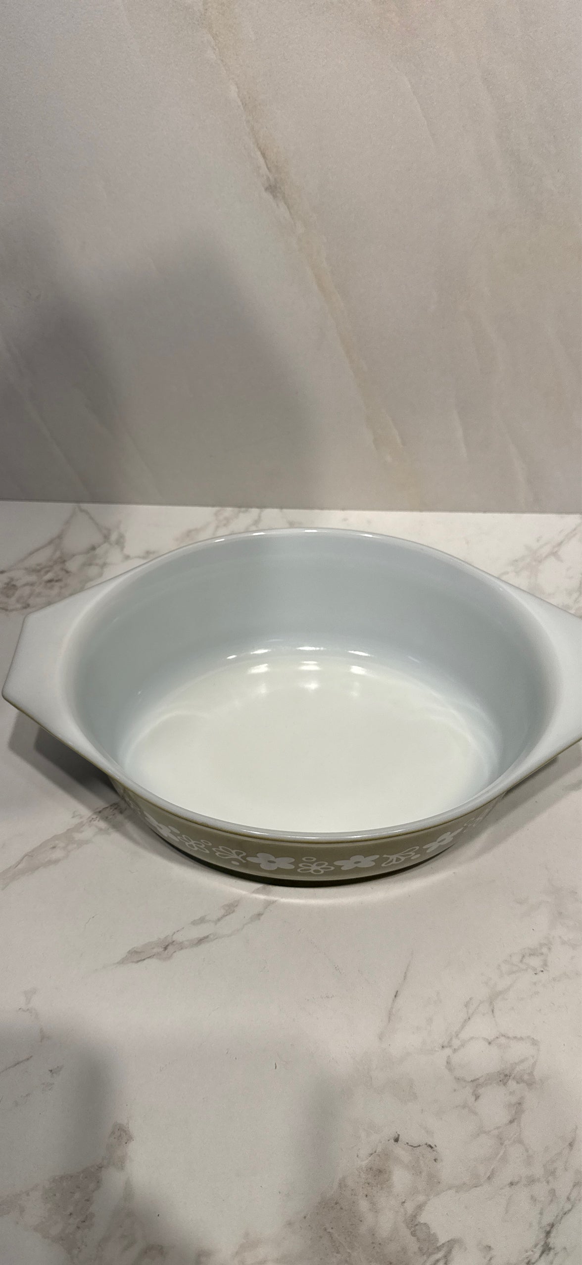 Pyrex Crazy Daisy 043 Covered Casserole
