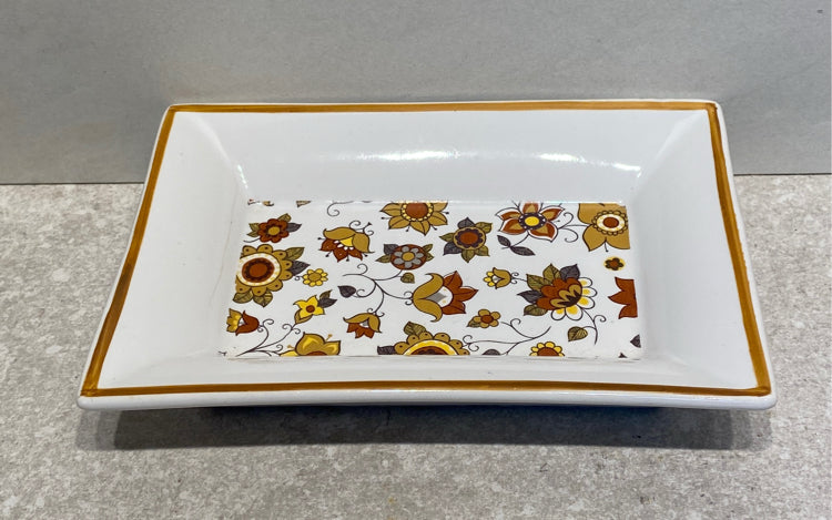 Tray