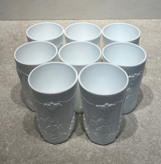 Set of 8 Vintage Glasses