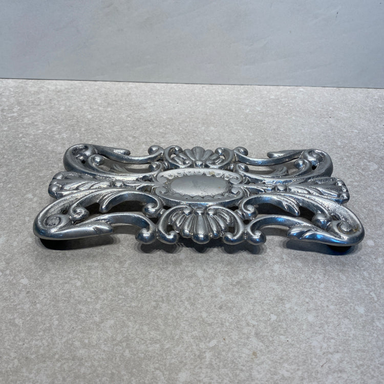Trivet