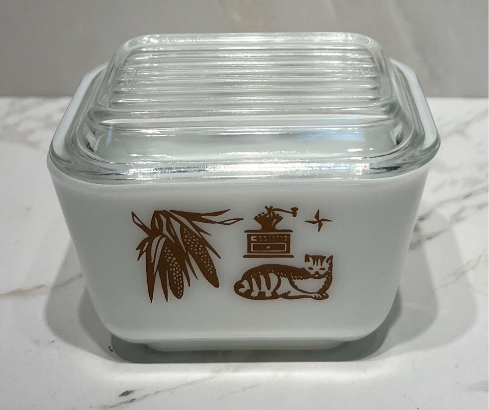 Pyrex Covered Refrigerator Jar
