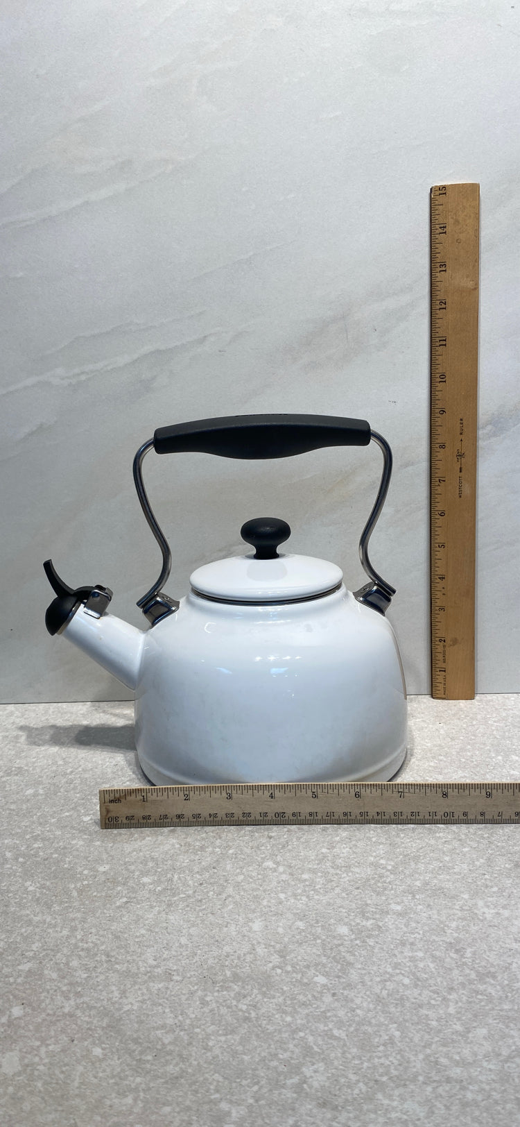 Chantal Teapot