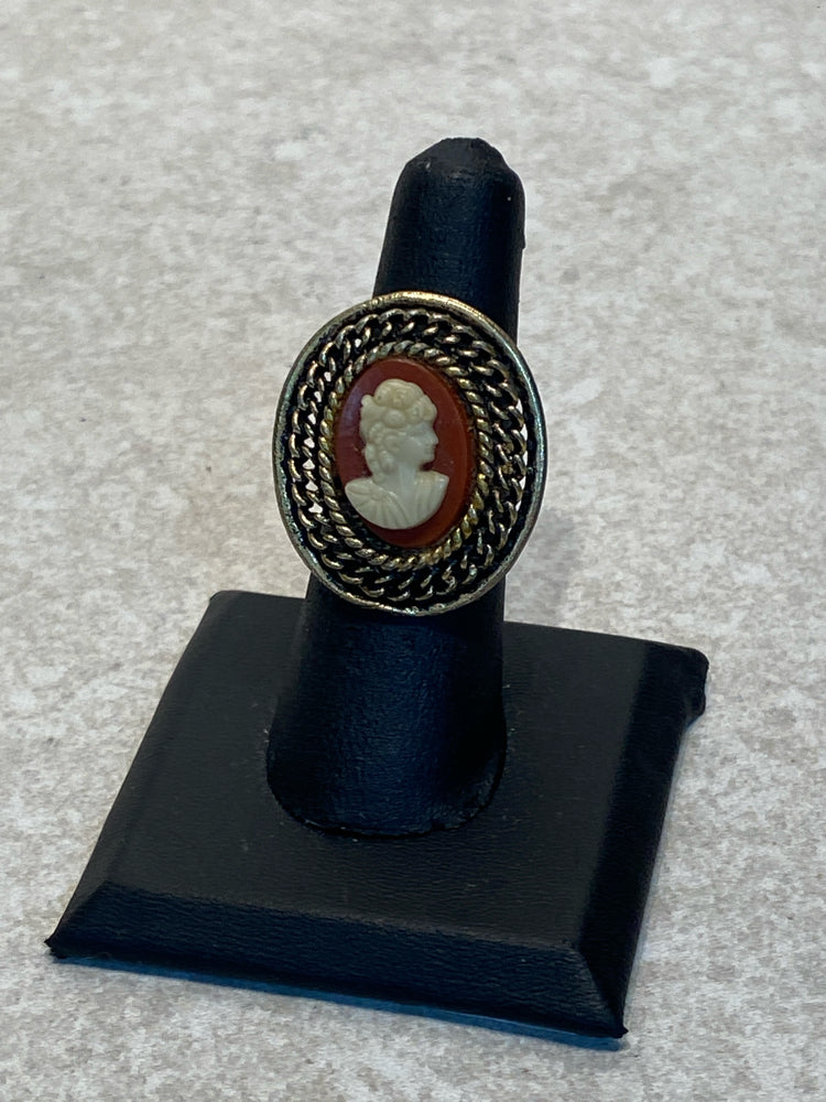 Cameo Ring
