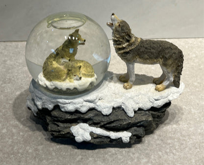 Wolves Snow Globe