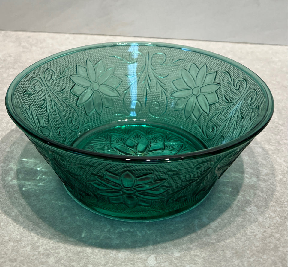 Tiara Sandwich Green Bowl