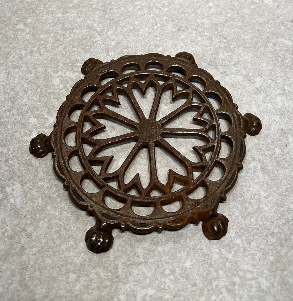 Trivet