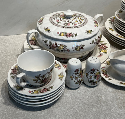Dinnerware Set