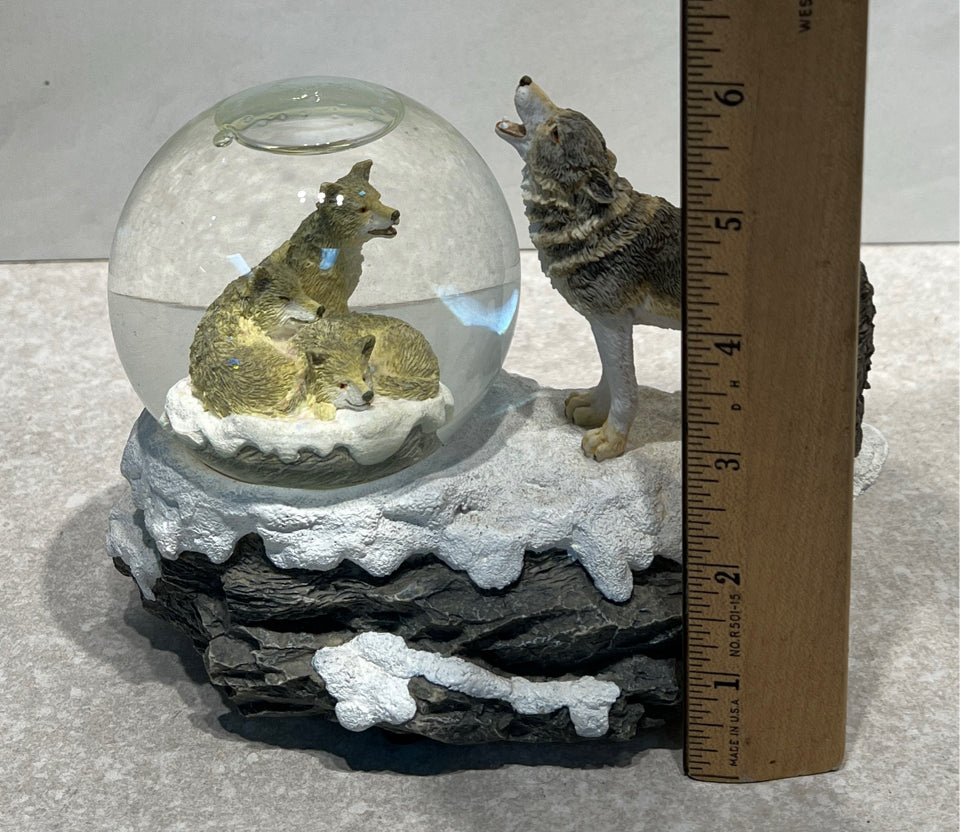 Wolves Snow Globe