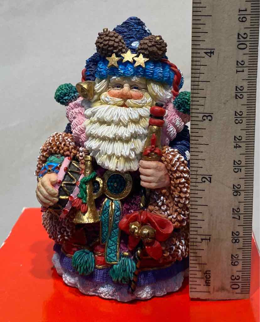 Crinkle Claus Iceland Visitor