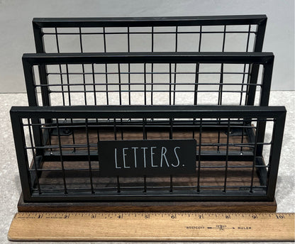 Letter Rae Dunn
