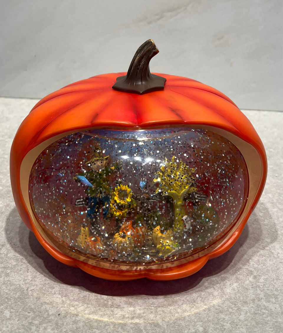Pumpkin Snow Globe