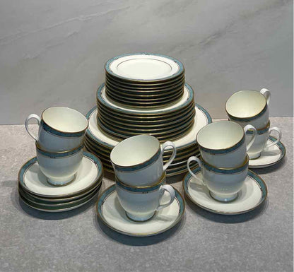 Pfaltzgraff Dinnerware Set