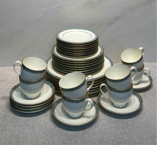 Pfaltzgraff Dinnerware Set