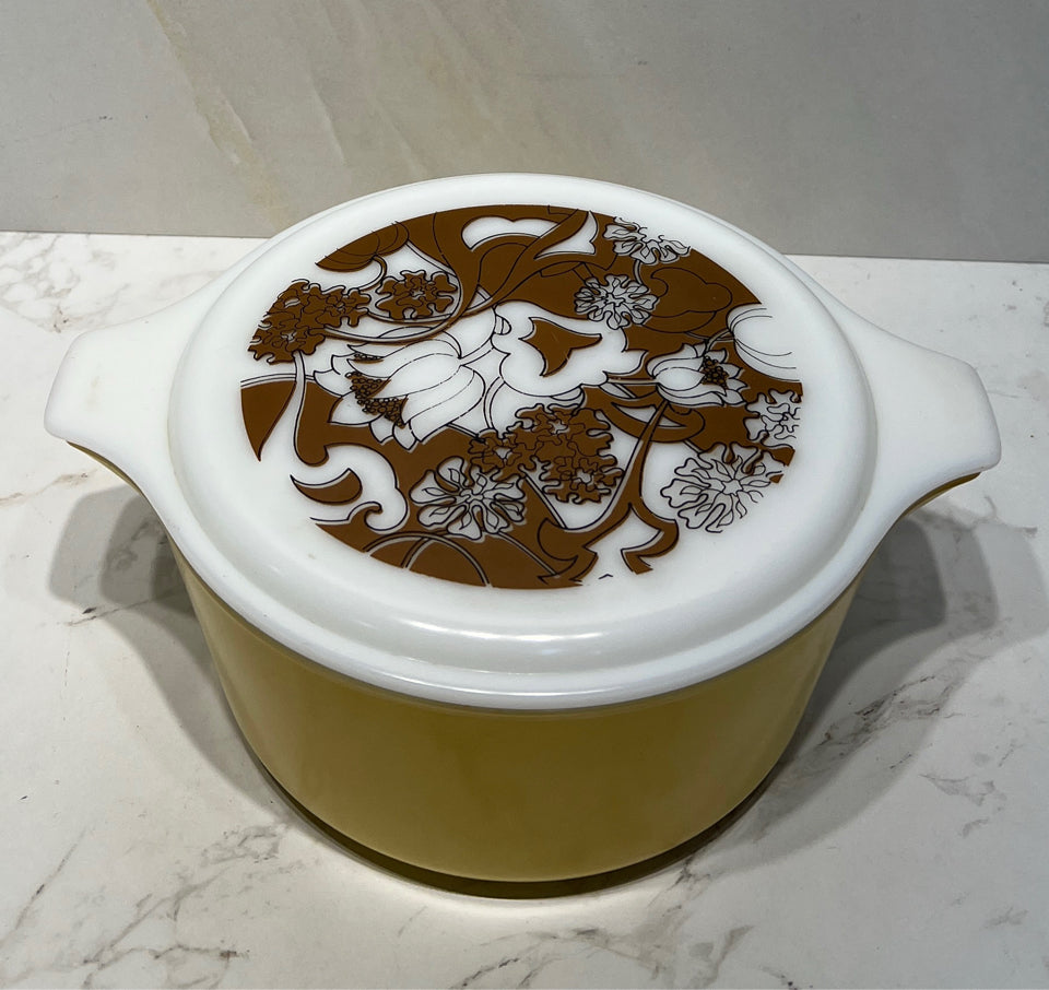 Pyrex Nouveau Floral Covered Casserole