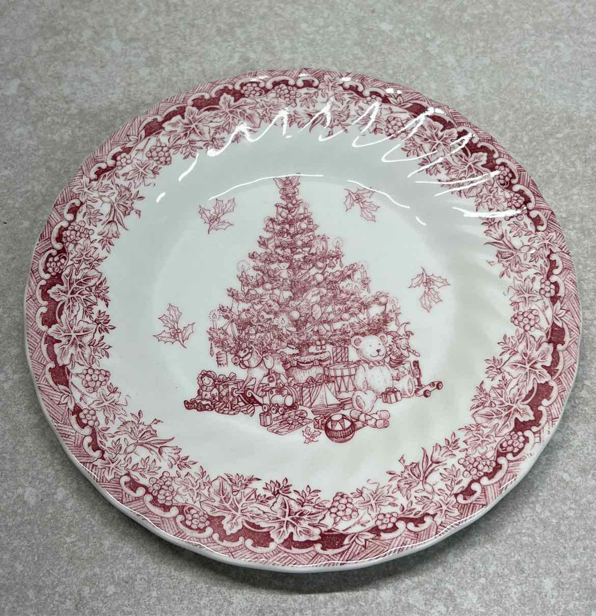 Queen's Seasons Greetings Salad Plate