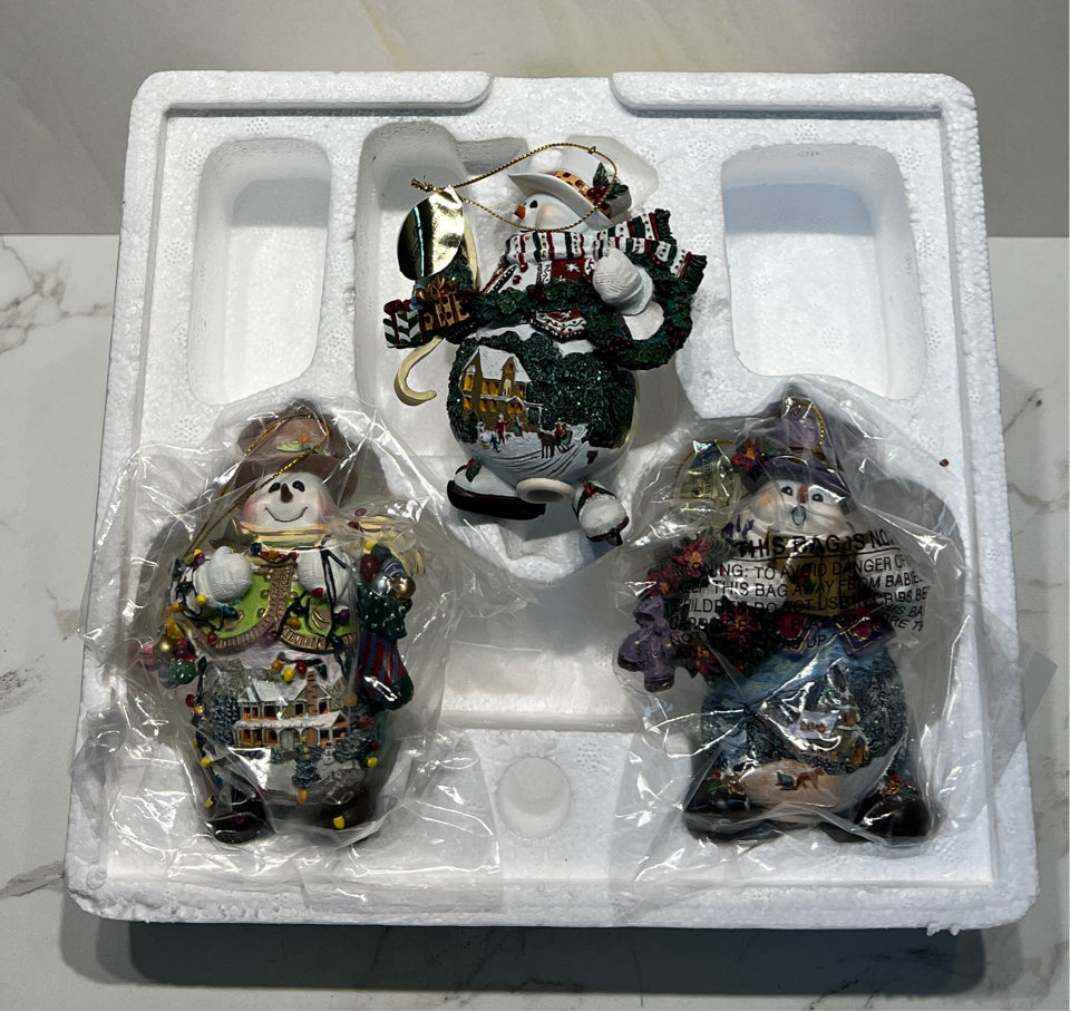 Thomas Kinkade Set of 3 Ornaments