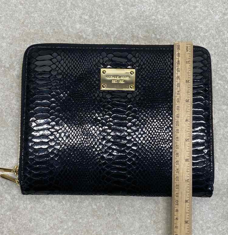 MK Ipad Holder