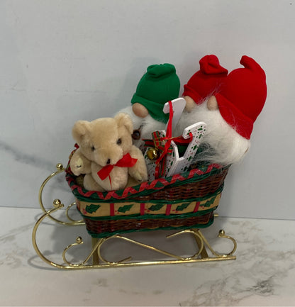 Sleigh with Gnomes