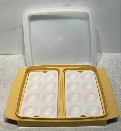 Tupperware Egg Dish